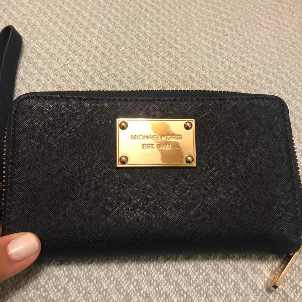 Michael Kors wristlet/wallet